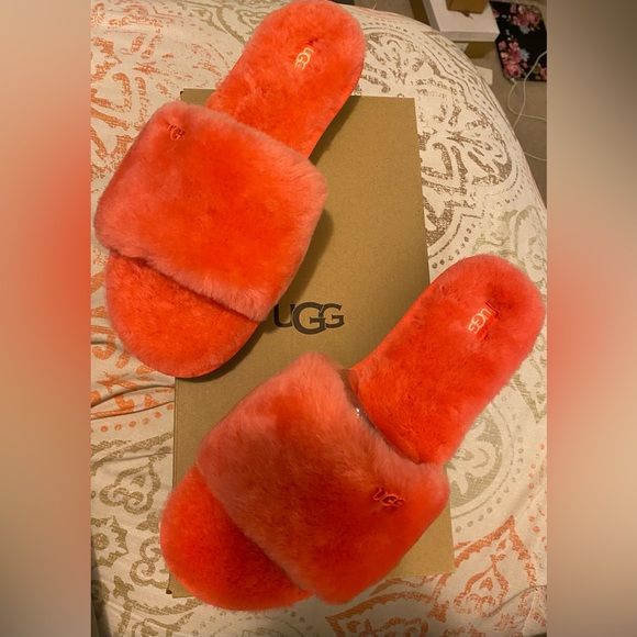 Brand new UGG Cozette slides/ slippers - Picture 1 of 4
